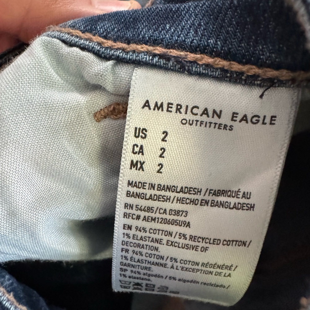American Eagle Outfitters Mom Jean Shorts Size 2 - Picture 4 of 5